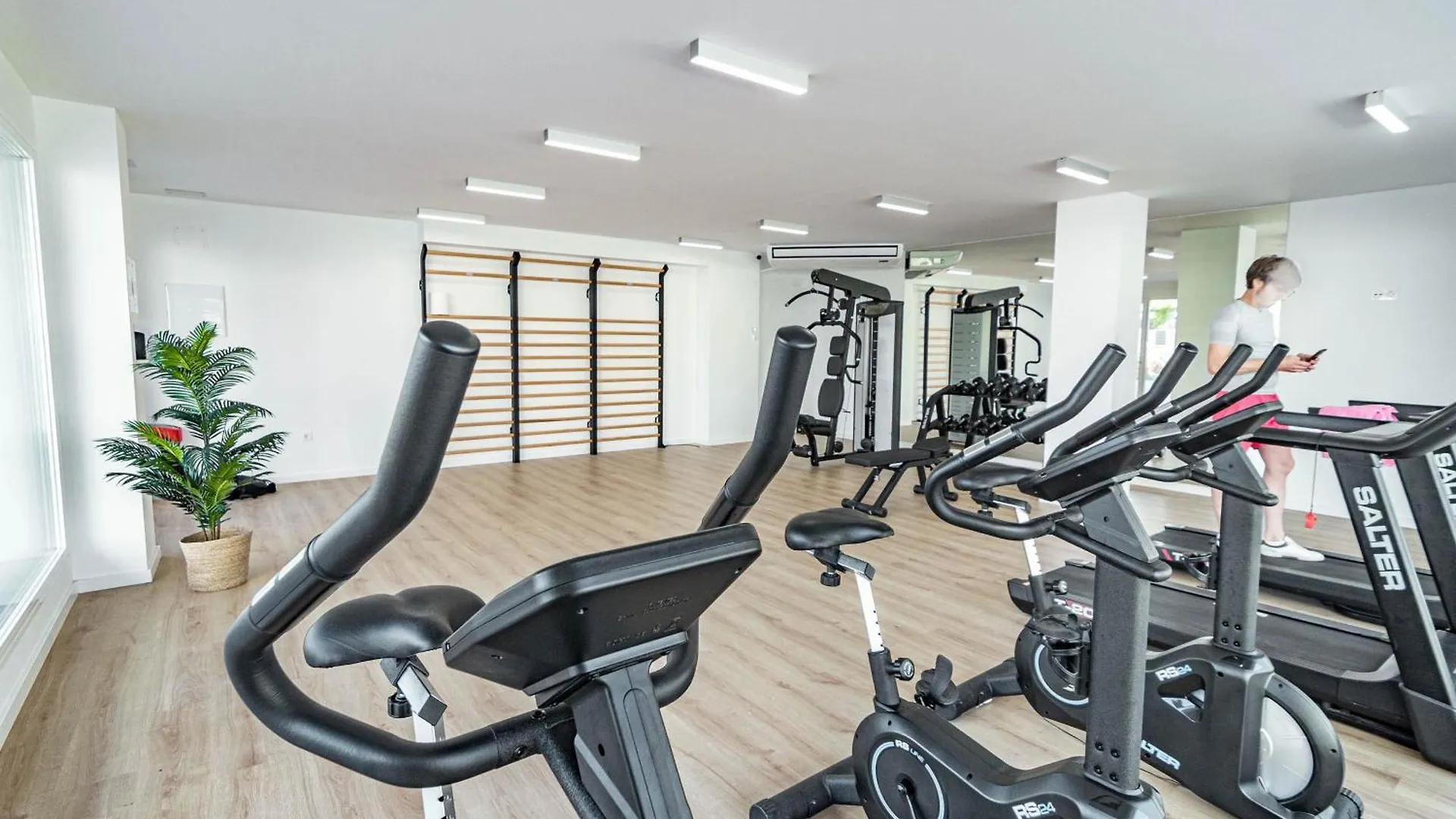 Jg51B - 3 Bedroom Flat With Gym & Rooftop Pool Marbella